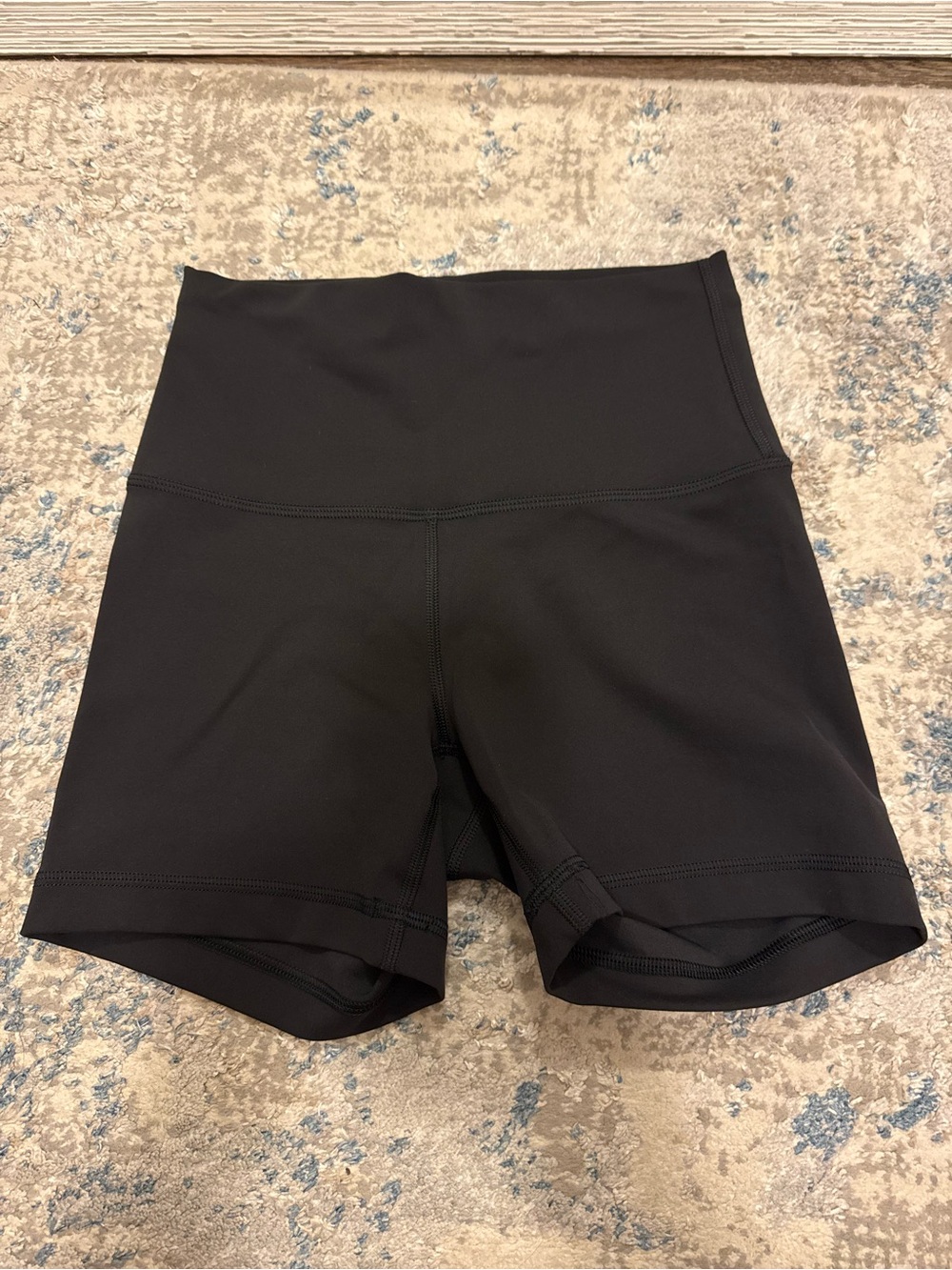 Lululemon Wunder Train High Rise Short 4”